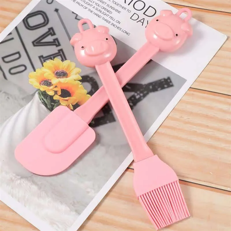 Cartoon Pig Shaped Baking Oil Brush / Scraper