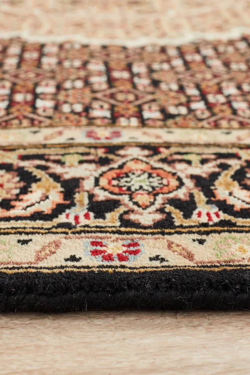 INDIAN HAND KNOTTED WOOL RUG 182X123CM