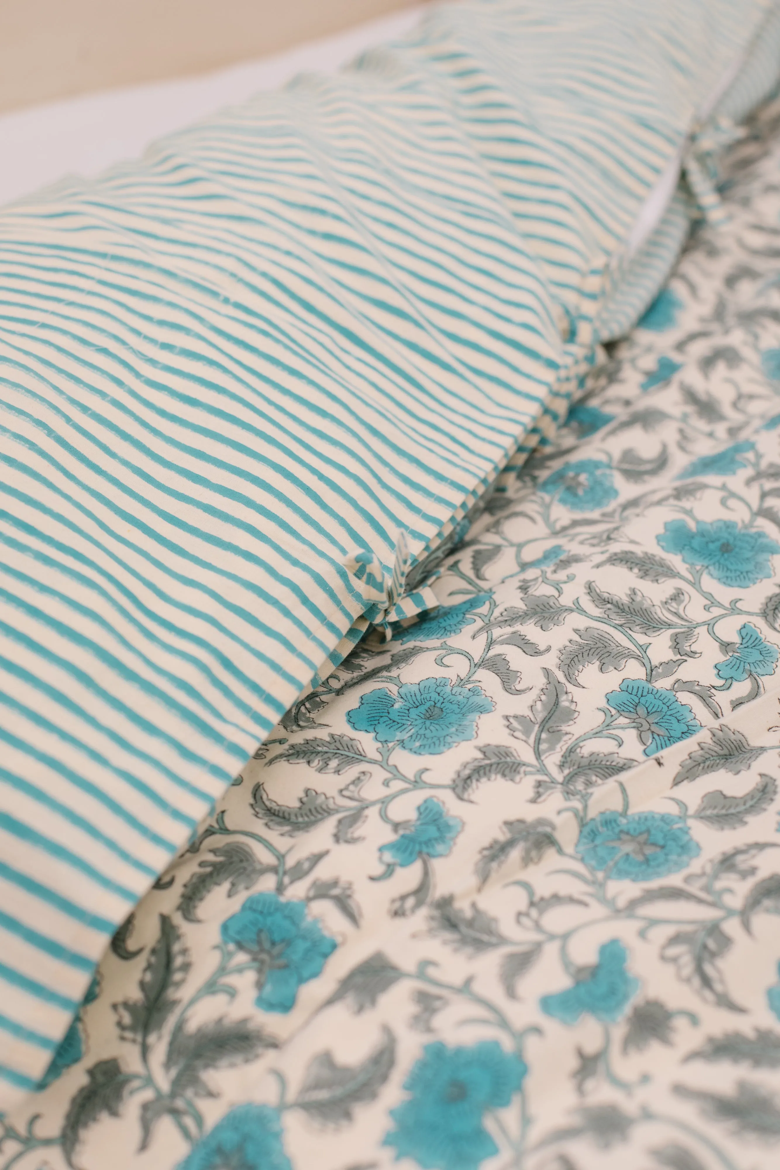 Jasmine Duvet Set in Vintage Blue - Single