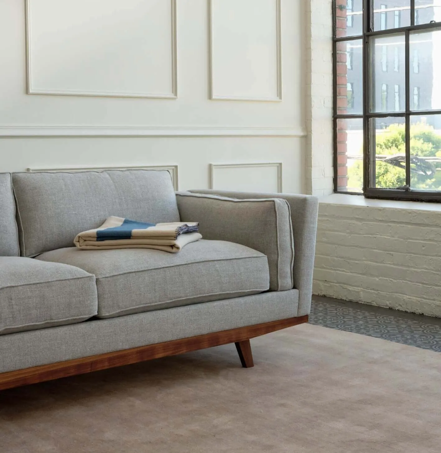 Kirnik Sofa in Natural Latex