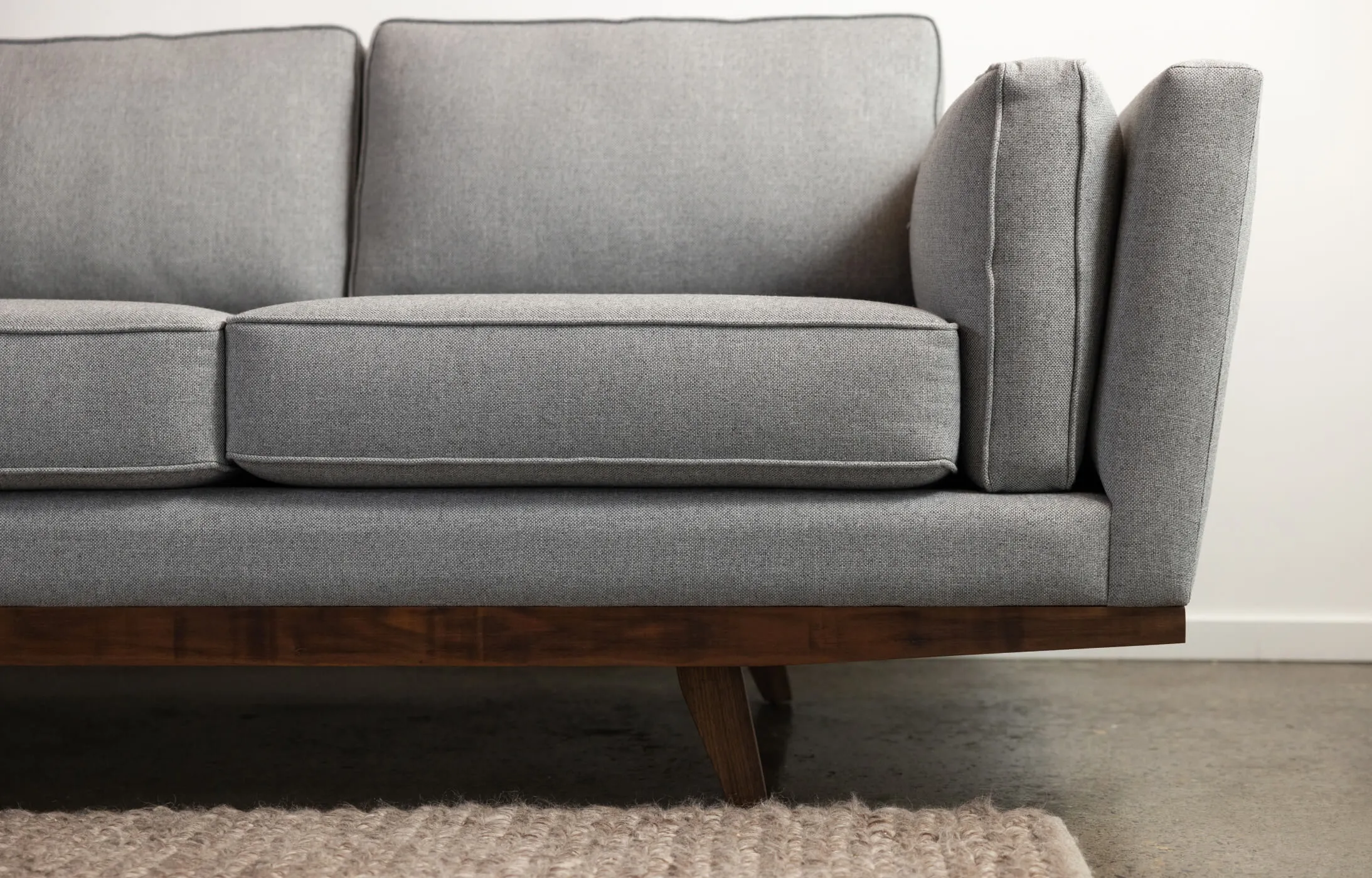 Kirnik Sofa in Natural Latex