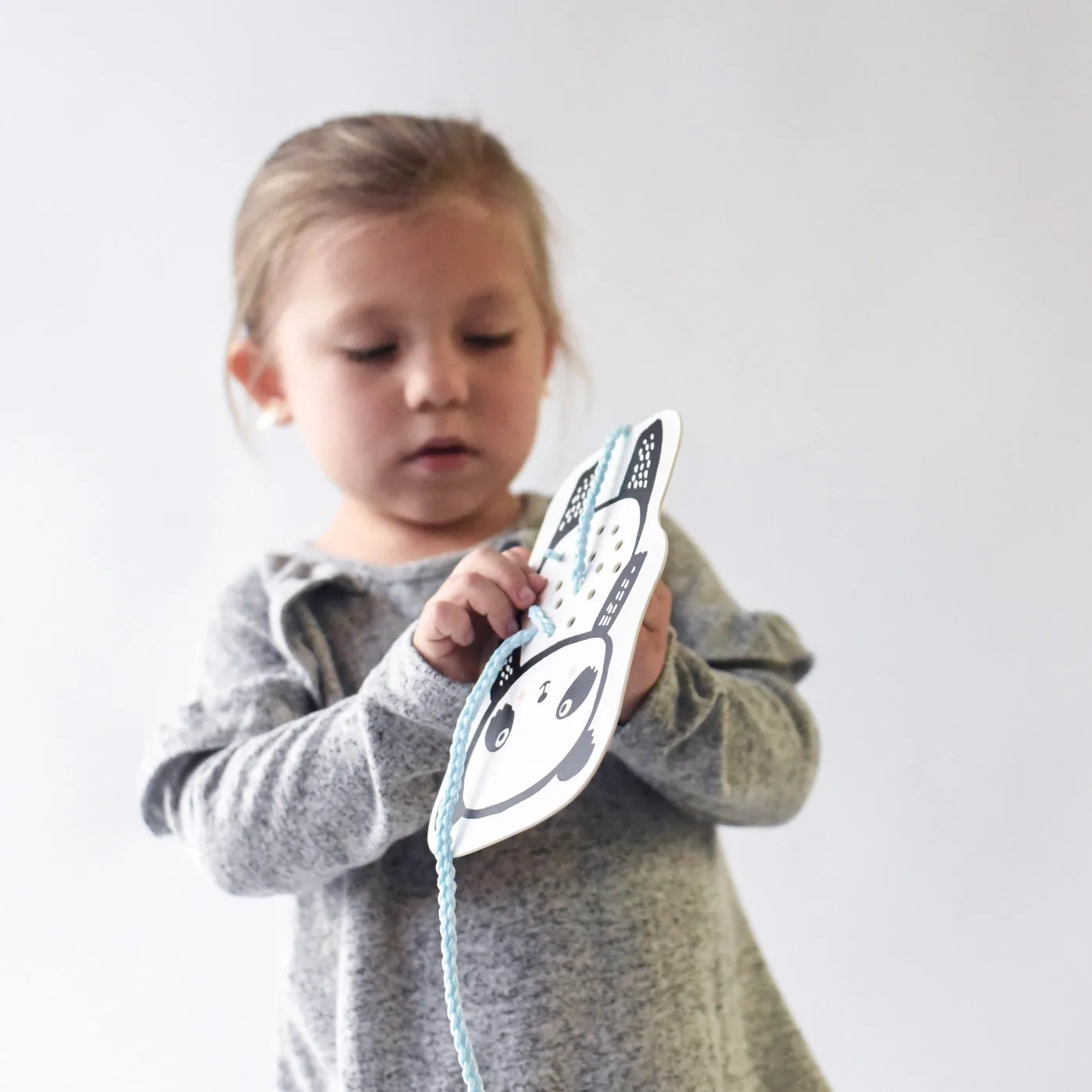 LACING CARDS - BABY ANIMALS
