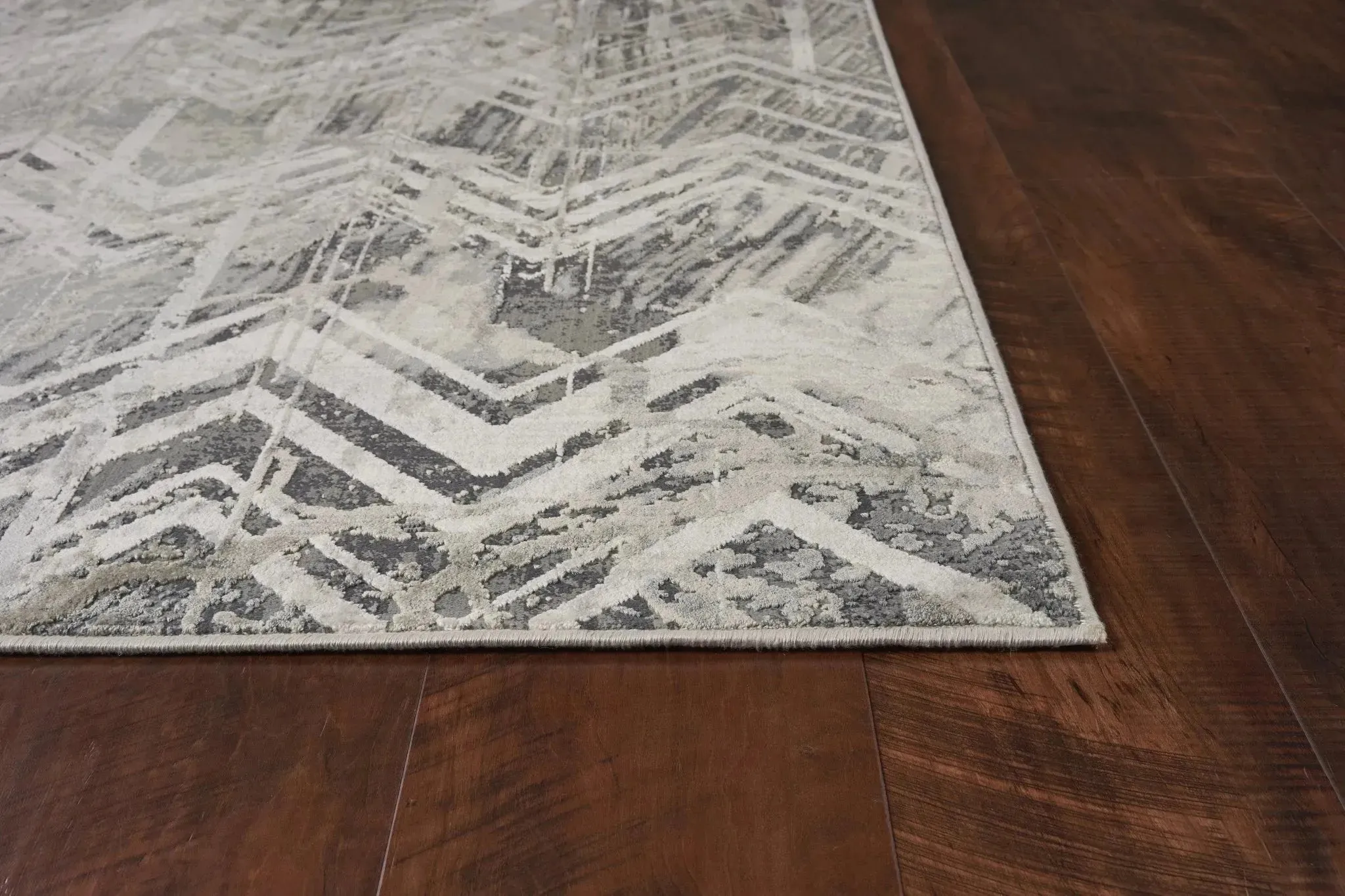 Montreal 4758 Grey Chevron Area Rug