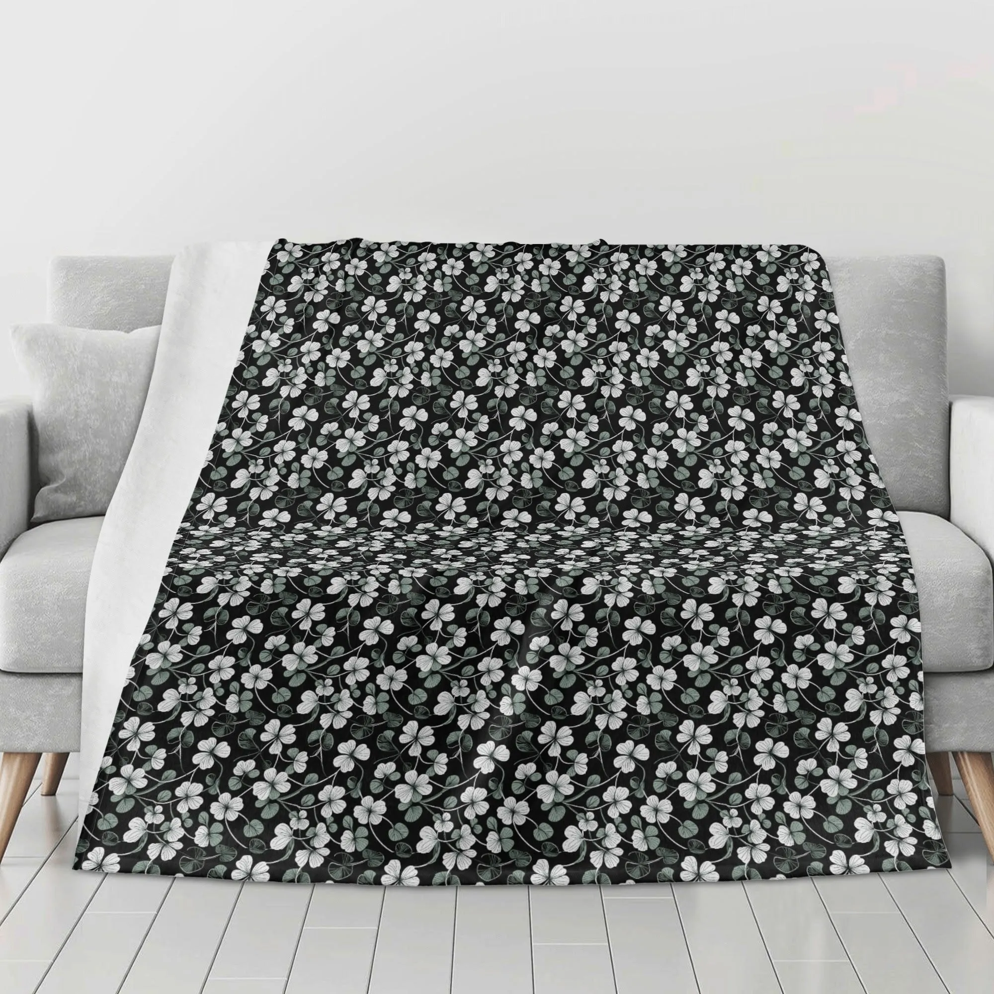 White and Green Clovers Flannel Breathable Blanket 4 Sizes